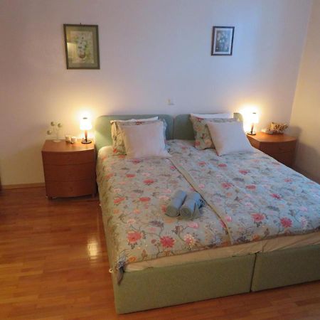 Peony Apartment โรกัชกา สลาทินา ภายนอก รูปภาพ