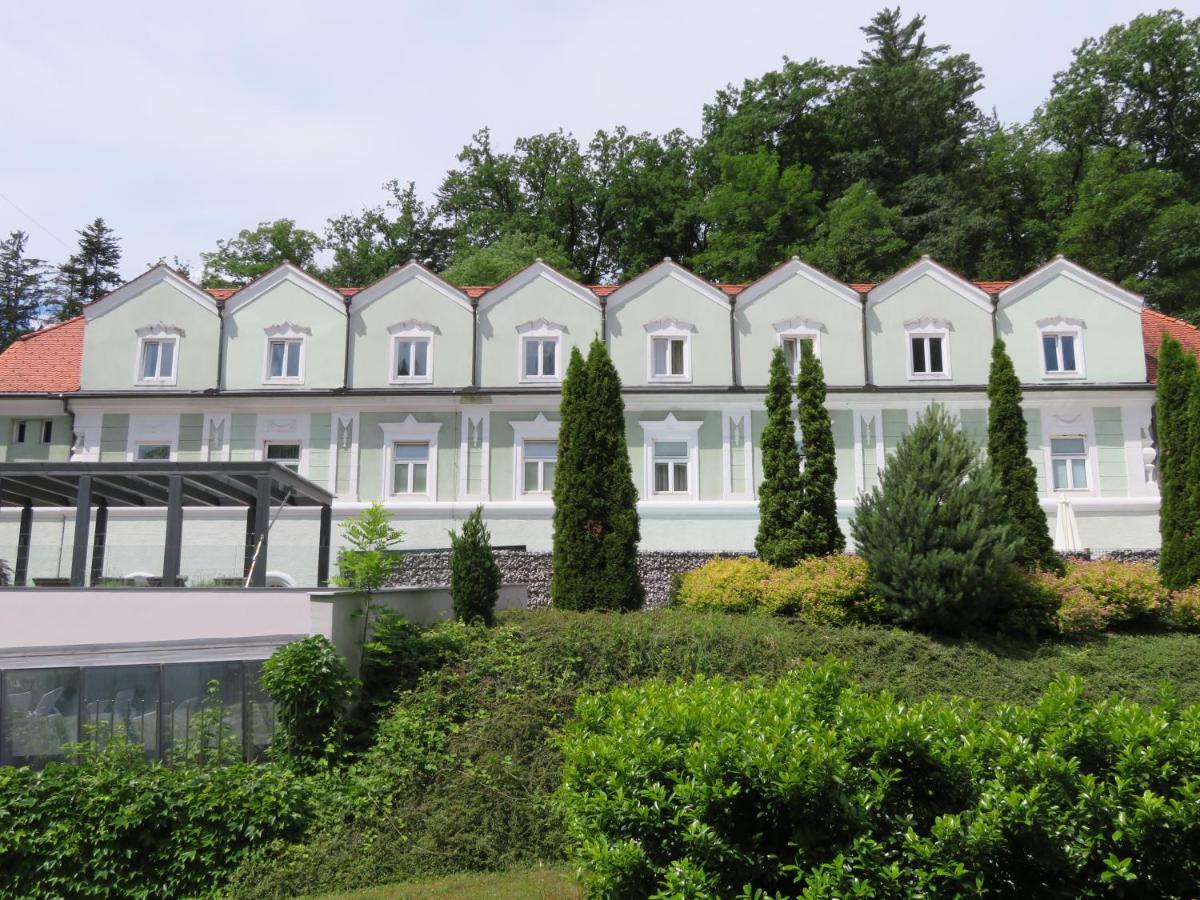 Peony Apartment โรกัชกา สลาทินา ภายนอก รูปภาพ