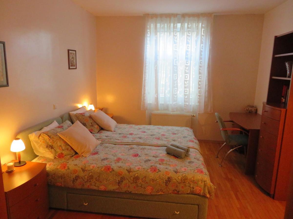Peony Apartment โรกัชกา สลาทินา ภายนอก รูปภาพ