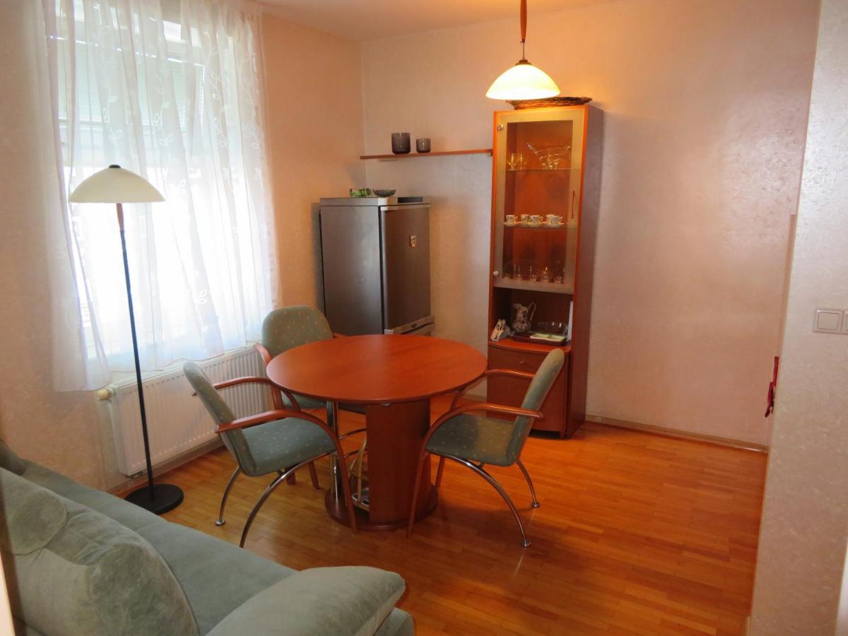 Peony Apartment โรกัชกา สลาทินา ภายนอก รูปภาพ